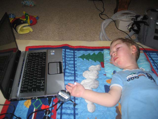 picture of a child using a hands free mouse